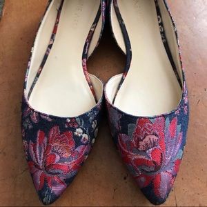 Women’s Nine West Embroidered Flats. Size 5